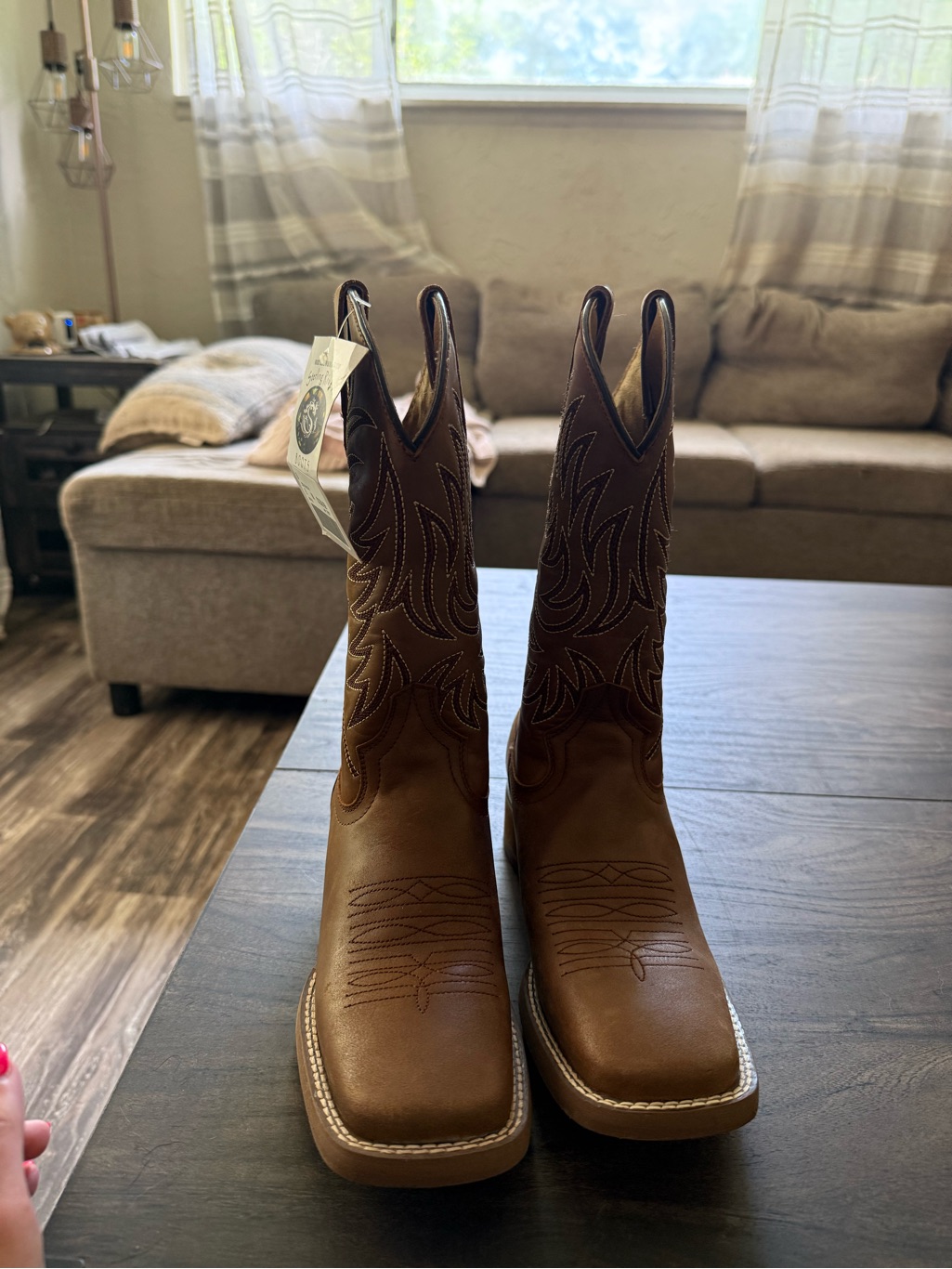 Men's Brown Western Cowboy Boots With Decorative Stitching